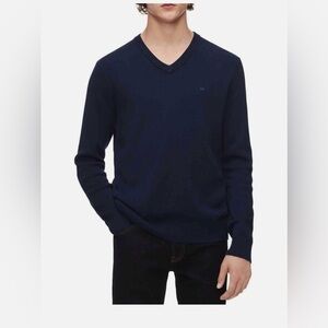Calvin Klein Men's Ribbed V-Neck
Sweater (Navy / Size L)